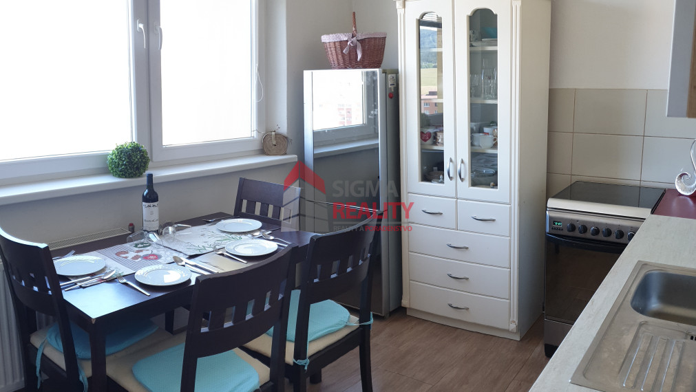 Predaj 3-izbového bytu s loggiou na sídl. Mier v SNV