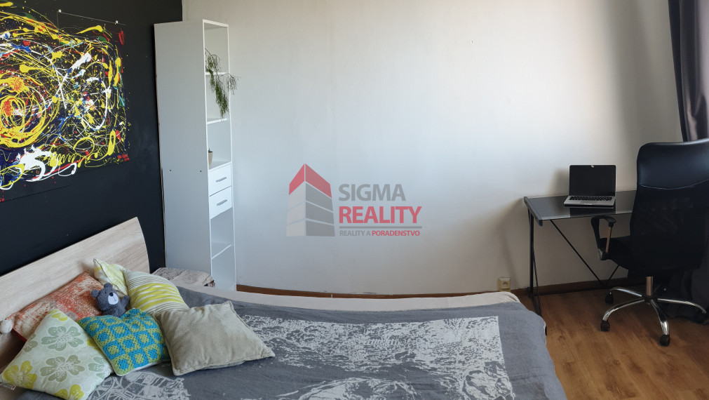 Predaj 3-izbového bytu s loggiou na sídl. Mier v SNV