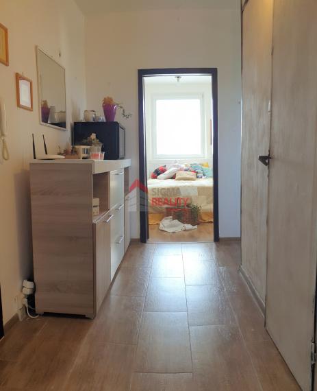 Predaj 3-izbového bytu s loggiou na sídl. Mier v SNV