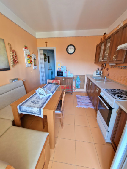 PREDANÉ - Predaj 4-izbového bytu s loggiou na sídl. Mier v SNV