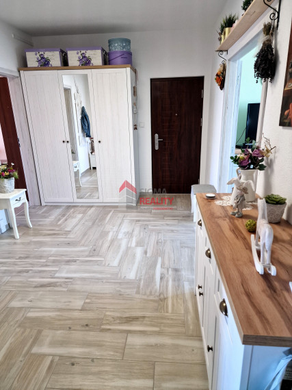 PREDANÉ - Predaj 4-izbového bytu s loggiou na sídl. Mier v SNV