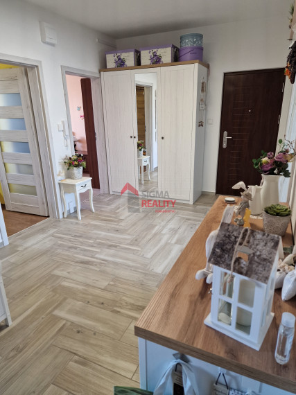 PREDANÉ - Predaj 4-izbového bytu s loggiou na sídl. Mier v SNV