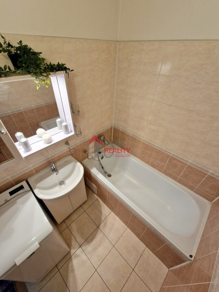 Predané -  4-izbový byt, LOGGIA, sídl. Mier, Sp. Nová Ves