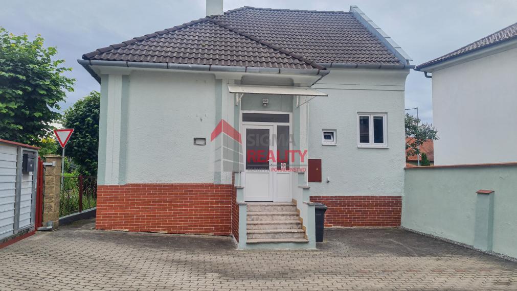 PREDANÉ - Rod. dom, centrum Sp. Novej Vsi