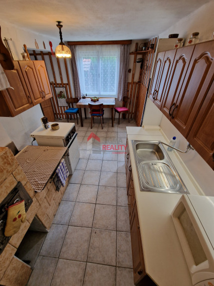 PREDANÉ - Chalupa/Rod. dom v obci Hrabušice, okres Sp. Nová Ves