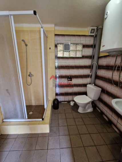 PREDANÉ - Chalupa/Rod. dom v obci Hrabušice, okres Sp. Nová Ves