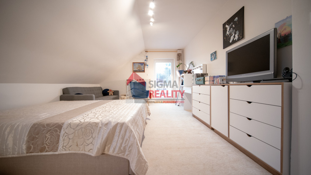 PREDANÉ -ZNÍŽENÁ CENA - EXKLUZÍVNE- ROD. DOM  Spišský Hrušov