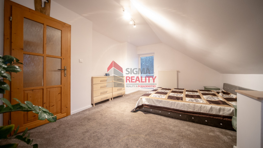 PREDANÉ -ZNÍŽENÁ CENA - EXKLUZÍVNE- ROD. DOM  Spišský Hrušov