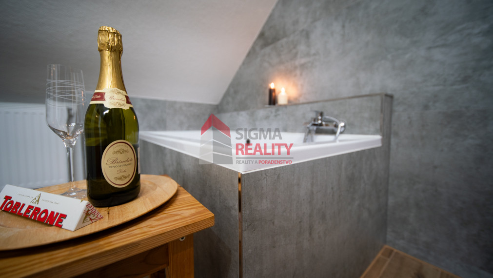 PREDANÉ -ZNÍŽENÁ CENA - EXKLUZÍVNE- ROD. DOM  Spišský Hrušov