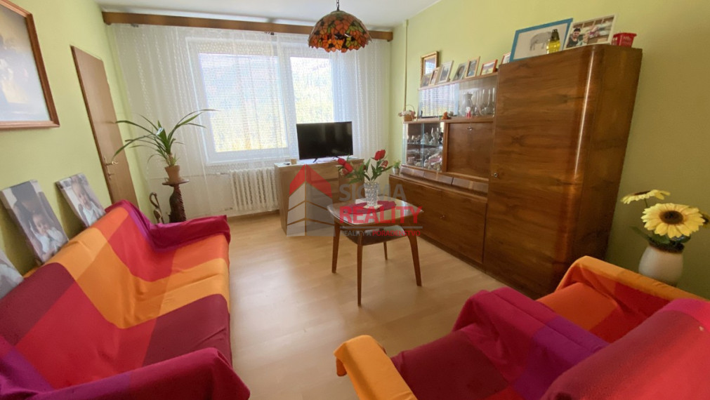 Znížená cena. 4-izbový byt s loggiou v Prakovciach