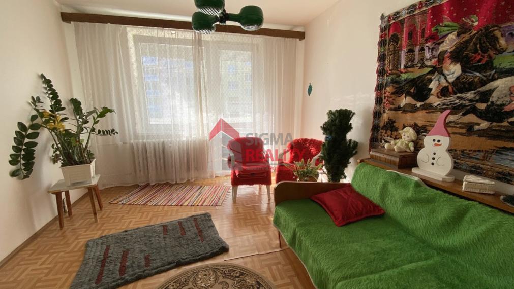 Znížená cena. 4-izbový byt s loggiou v Prakovciach