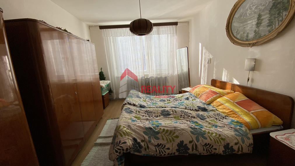 Znížená cena. 4-izbový byt s loggiou v Prakovciach