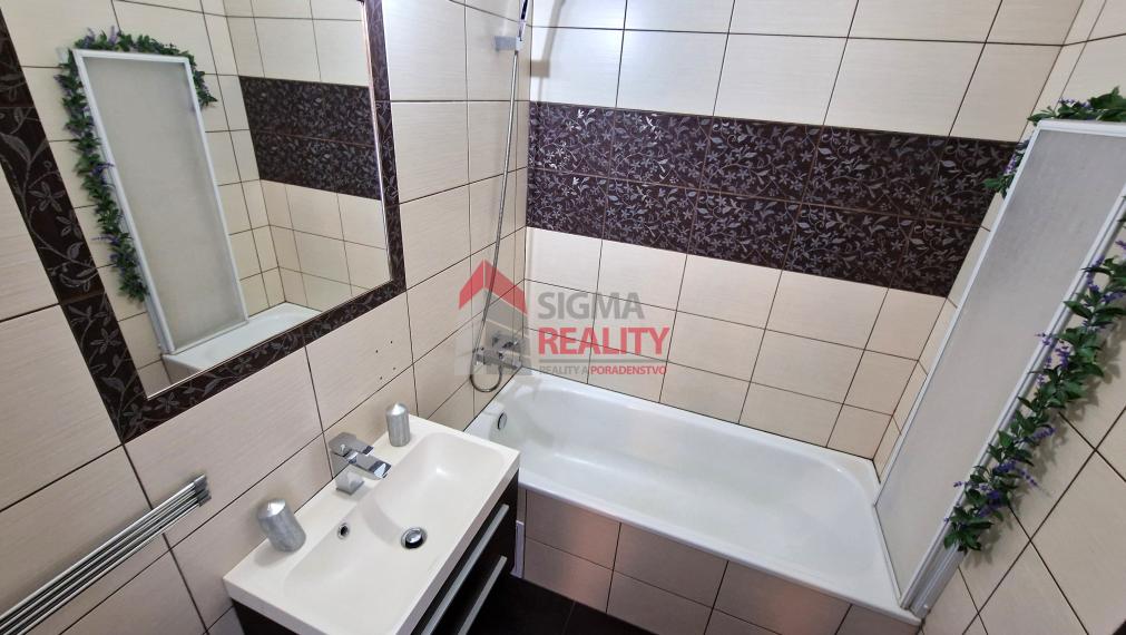 Predané - 4-izbový byt, sídl. Mier, Sp. Nová Ves