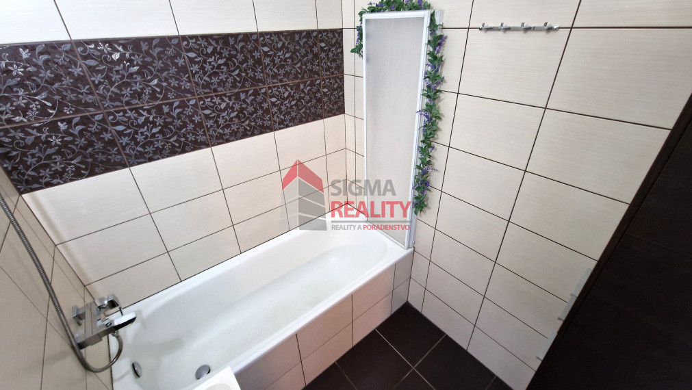 Predané - 4-izbový byt, sídl. Mier, Sp. Nová Ves