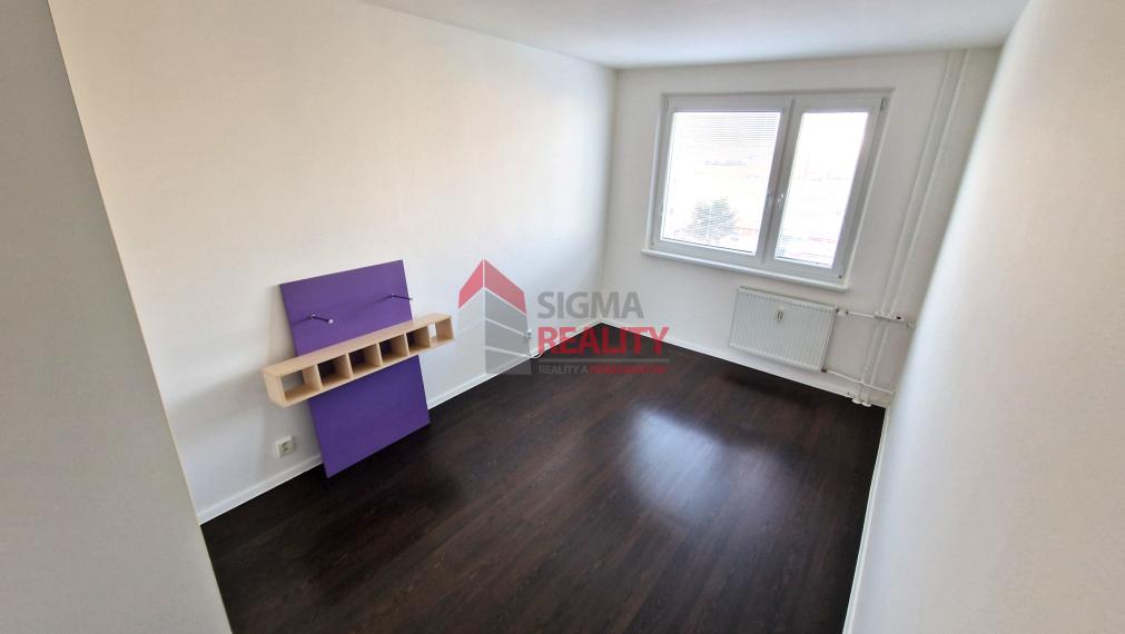 Prenájom 4-izbového bytu v Sp. Novej Vsi