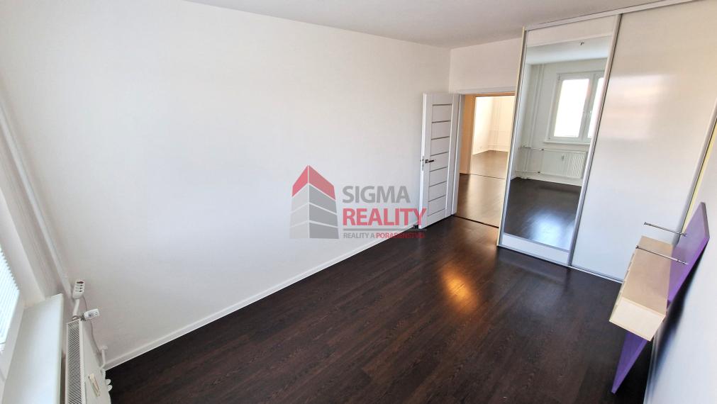 Prenájom 4-izbového bytu v Sp. Novej Vsi