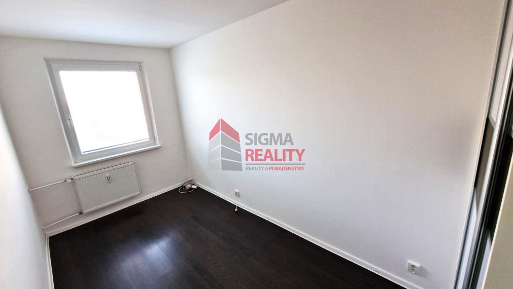 Prenájom 4-izbového bytu v Sp. Novej Vsi