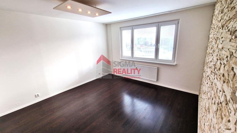 Prenájom 4-izbového bytu v Sp. Novej Vsi