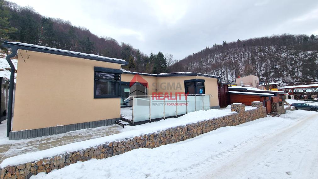 Moderný dom na Poráči, okr. Sp. Nová Ves