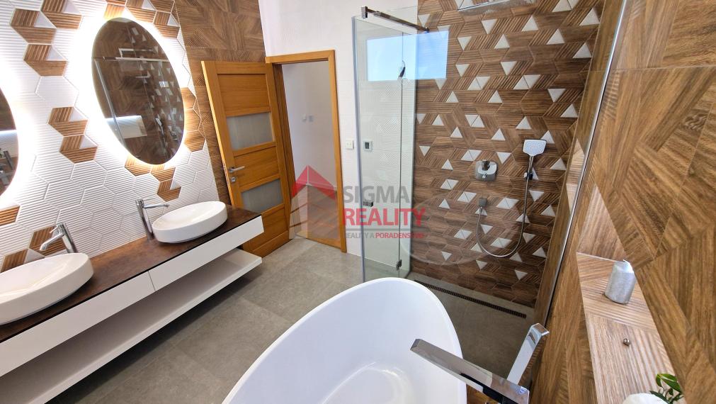 Moderný dom na Poráči, okr. Sp. Nová Ves