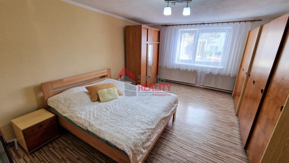 Dva svety pod jednou strechou v obci Slatvina