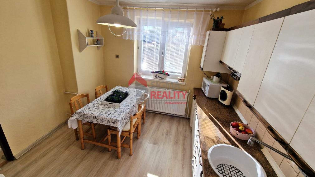 Dva svety pod jednou strechou v obci Slatvina