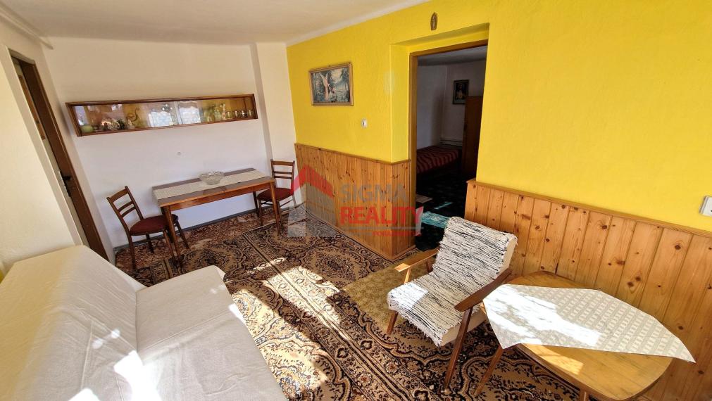 Dva svety pod jednou strechou v obci Slatvina