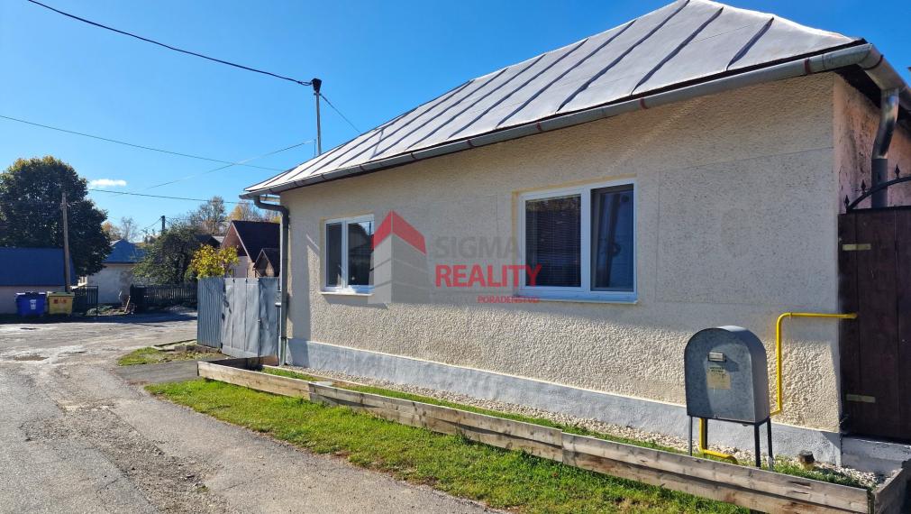 Dva svety pod jednou strechou v obci Slatvina
