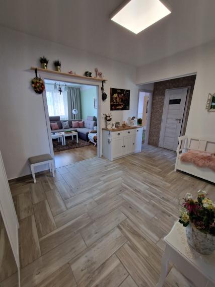 PREDANÉ - Predaj 4-izbového bytu s loggiou na sídl. Mier v SNV