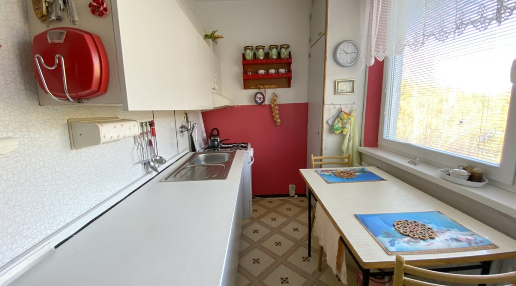 Znížená cena. 4-izbový byt s loggiou v Prakovciach